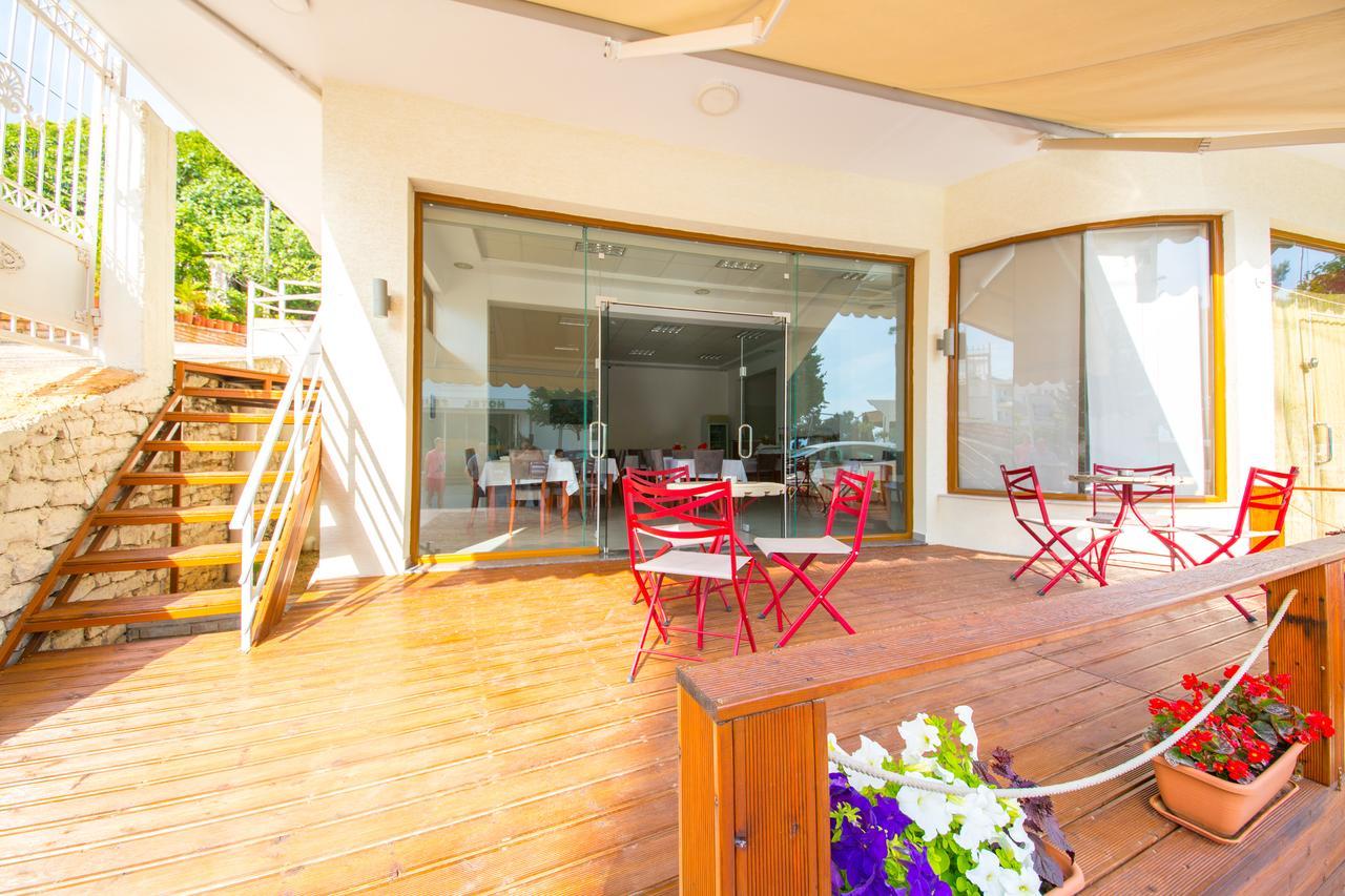 Hotel Alina Sarandë Exterior foto