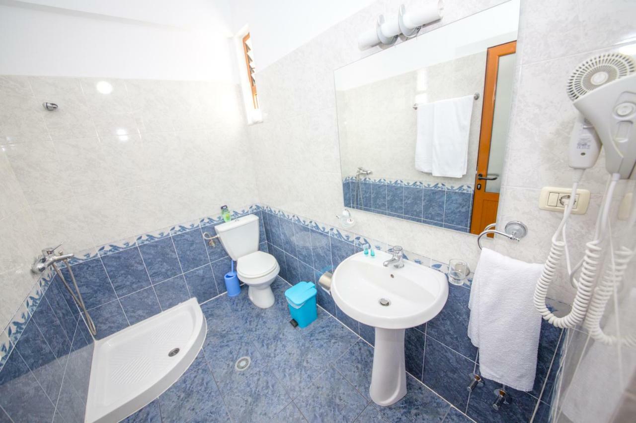 Hotel Alina Sarandë Habitación foto